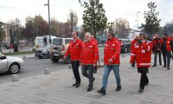 Kızılay, Düzce’de depremden etkilenen vatandaşlara gıda ve barınma hizmeti verdi