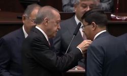 İYİ Parti'den istifa edip AK Parti'ye katıldı! Nazilli Belediye Başkanı Özcan'ın rozetini Cumhurbaşkanı Erdoğan taktı