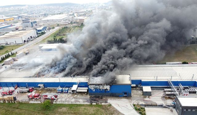 Kimya fabrikasında yangın çıktı