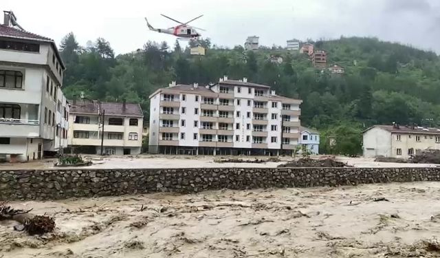 Kastamonu'da vatandaşlar helikopter ile tahliye edildi