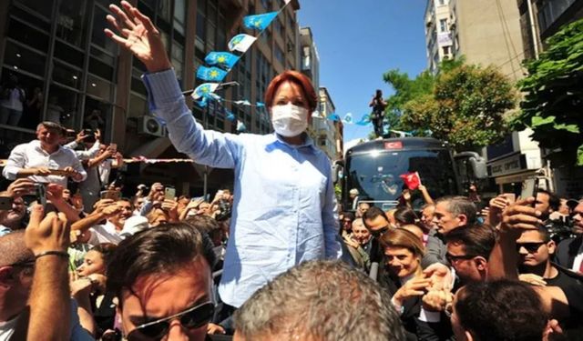 İYİ Parti Balıkesir'de: Turhan Çömez, Akşener'in konuşmasını dinledi