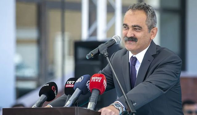 Bakan Özer: "Kesinlikle okula kayıtlarda bağış alınmayacak"