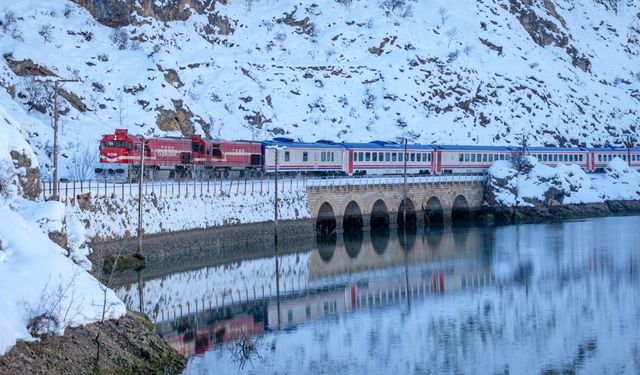 Turistik Doğu Ekspresi yeni sezon seferlerine başladı