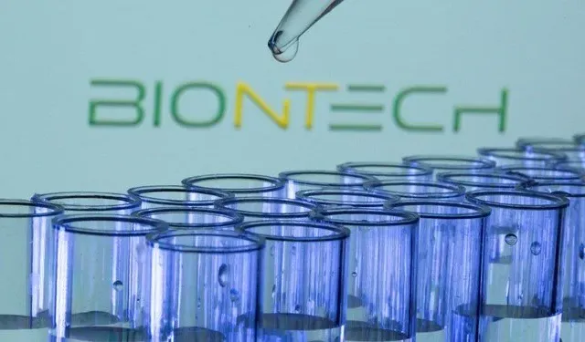 BioNTech'e "yan etki" davası başladı