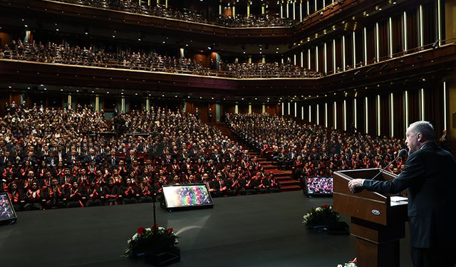 Cumhurbaşkanı Erdoğan: Yüksek yargı kurumlarımız arasındaki ihtilafı gidermek mecburiyetindeyiz