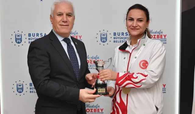 Başkan Bozbey dünya şampiyonu Dilek Yavaş’ı ağırladı