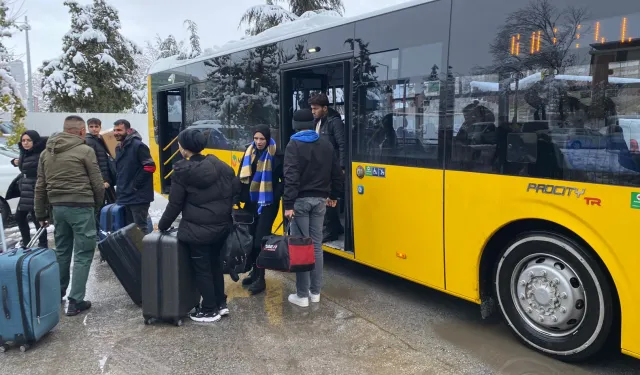 Malatya Büyükşehir, hastalara ve yolda mahsur kalanlara yardım etti