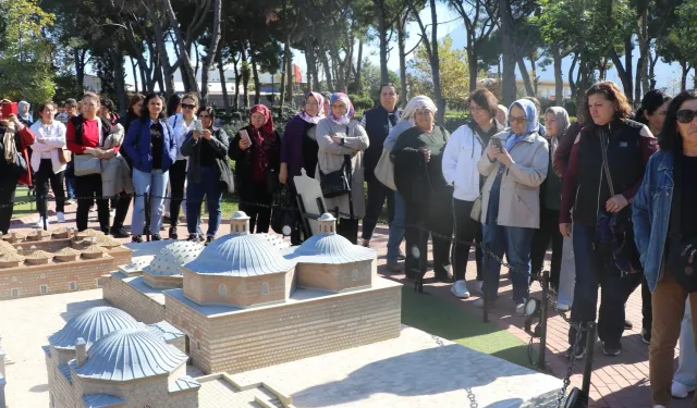 Manisa'da kadınlar sosyal hayatla buluşmaya devam ediyor