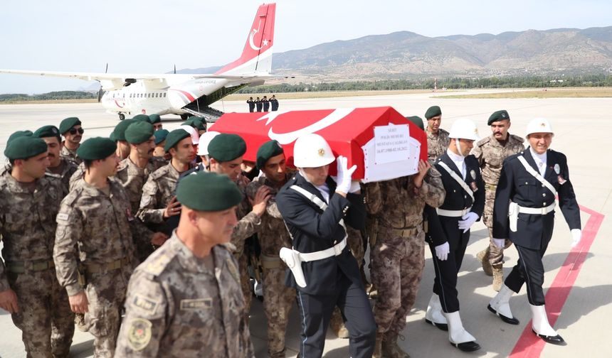 Fırat Kalkan'ında şehit olan polisin naaşı Tokat'a getirildi