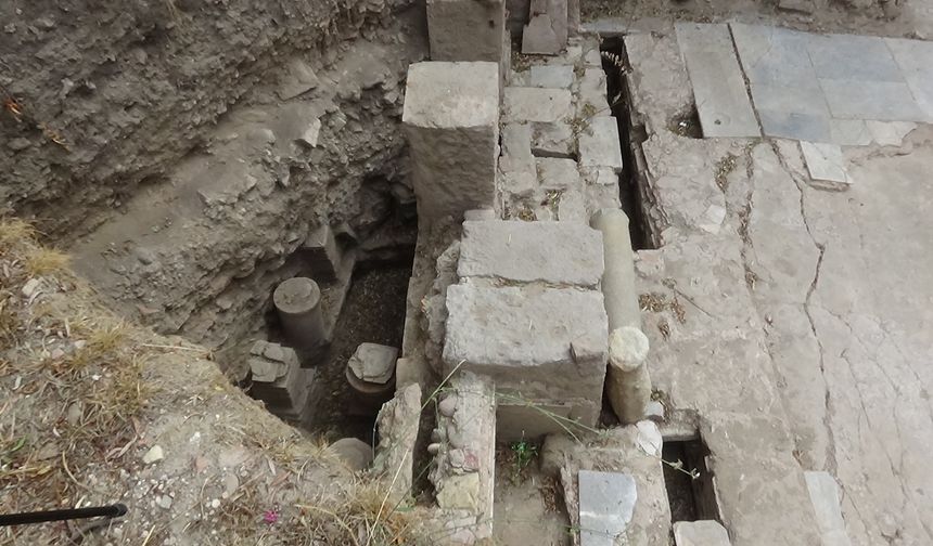 Antik kentte Roma döneminden kalan hamam bulundu