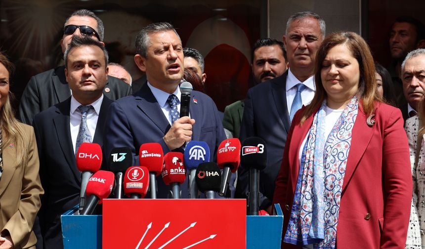 CHP Genel Başkanı Özgür Özel’den belediye başkanları ve partililere uyarı