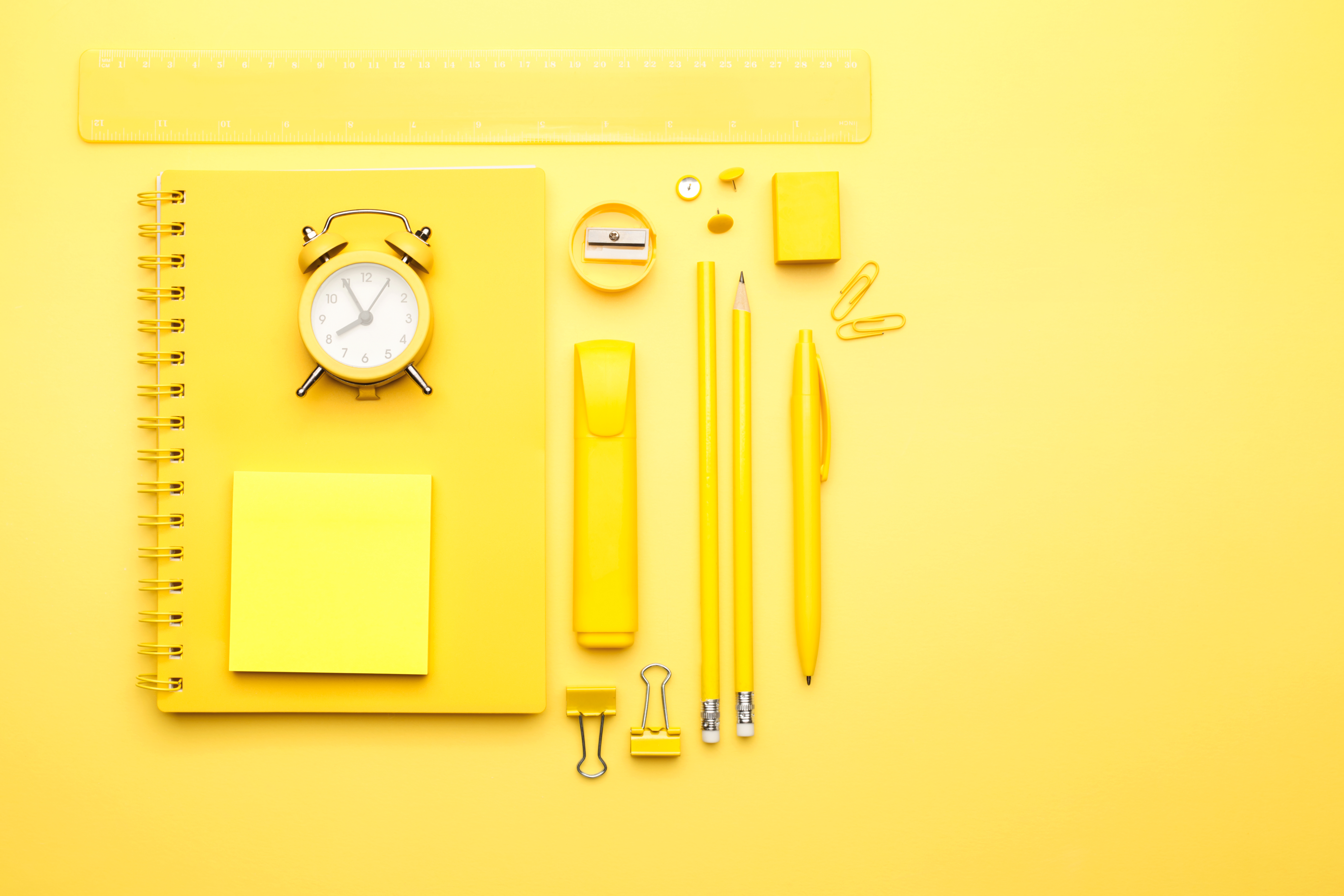 A-yellow-student-workspace-1080083